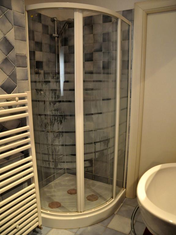 Dimora Donna Clara Bed & Breakfast Конверсано Стая снимка