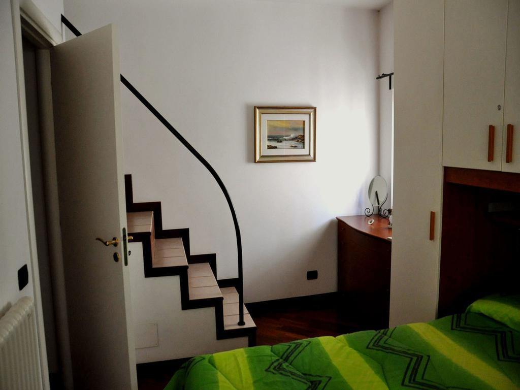 Dimora Donna Clara Bed & Breakfast Конверсано Екстериор снимка