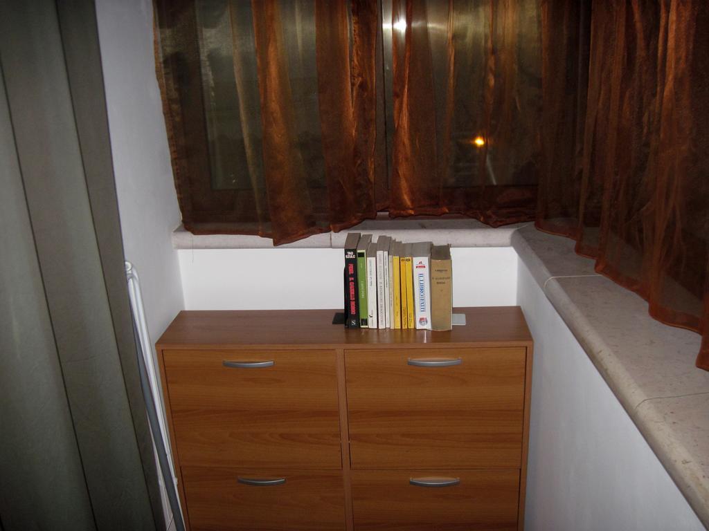 Dimora Donna Clara Bed & Breakfast Конверсано Стая снимка
